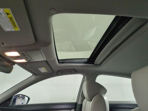 Used 2018 Honda Accord Touring image 21