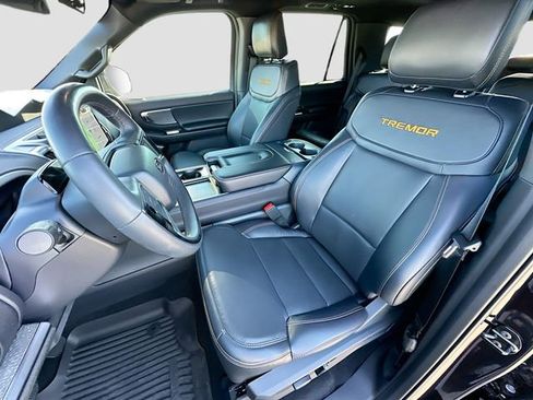 Used 2025 Ford Expedition Tremor image 21