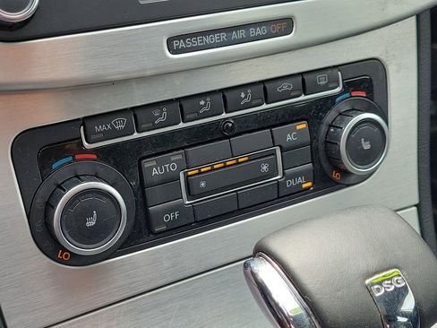 Used 2011 Volkswagen CC Lux image 25