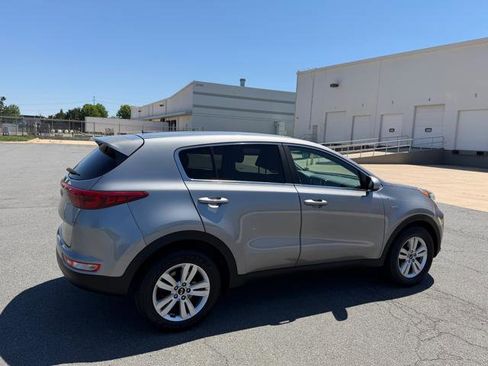 Used 2019 Kia Sportage LX AWD/4WD image 4