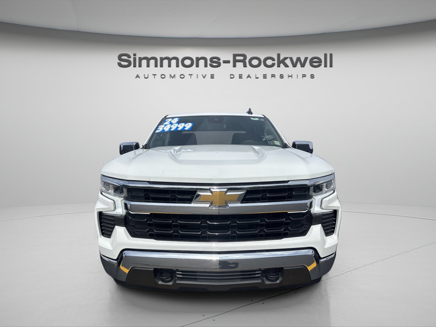 Used 2024 Chevrolet Silverado 1500 LT AWD/4WD image 6