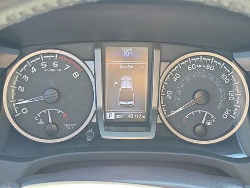 Used 2022 Toyota Tacoma Limited w/ Nightshade Package image 34