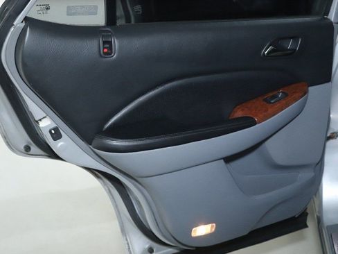 Used 2005 Acura MDX Touring image 26