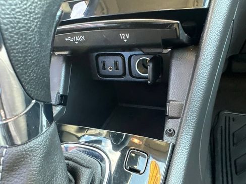 Used 2017 Buick Encore Essence w/ Experience Buick Package FWD image 5