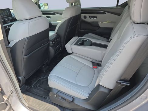 Used 2025 Honda Pilot EX-L image 32