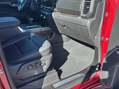 Used 2025 GMC Sierra 1500 SLT w/ SLT Premium Package image 24