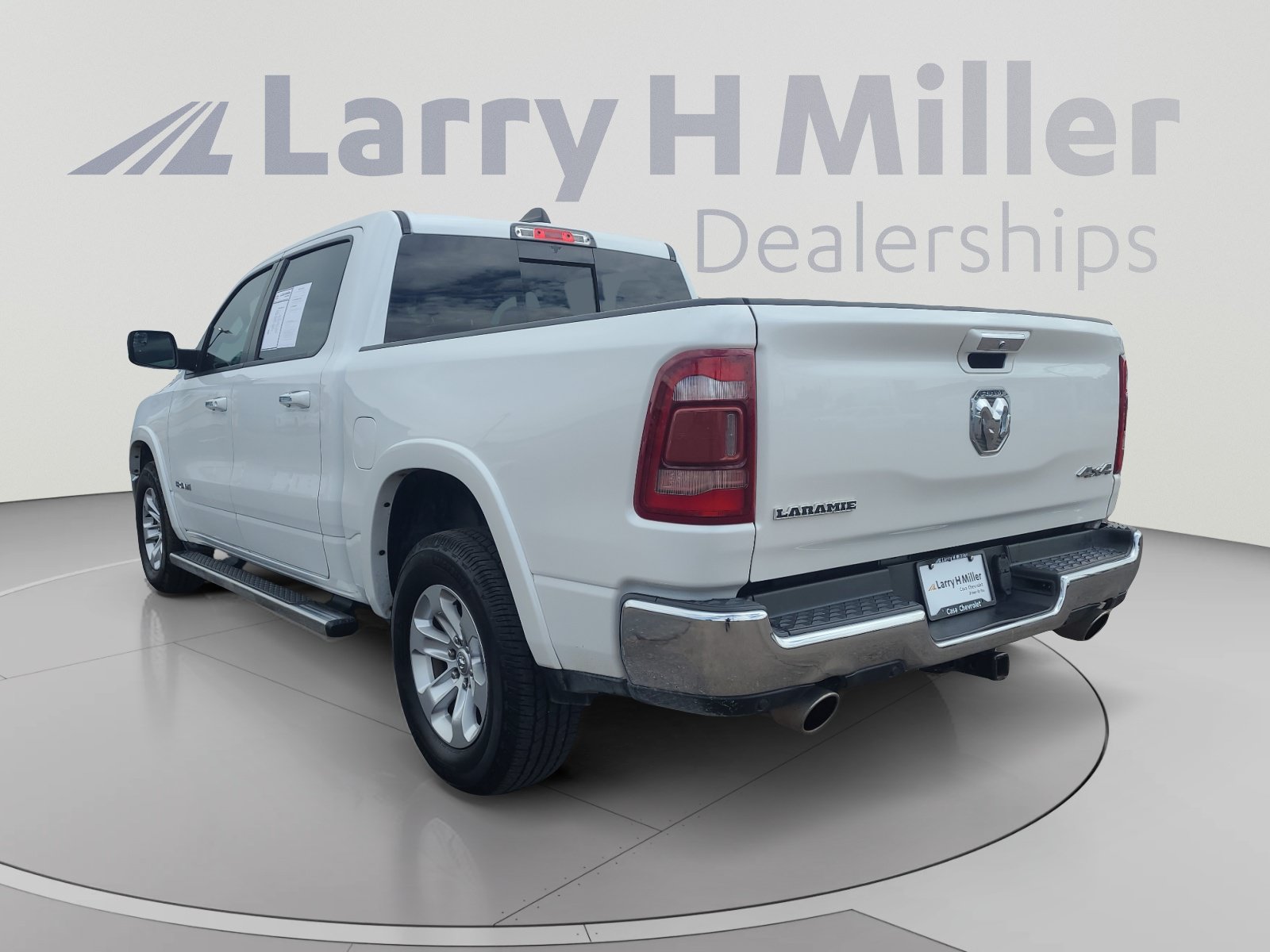 Used 2020 RAM 1500 Laramie AWD/4WD image 3