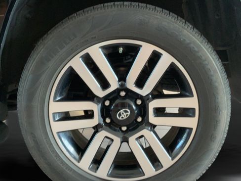 Used 2018 Toyota 4Runner Limited AWD/4WD image 39