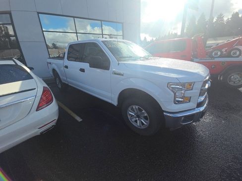 Used 2016 Ford F150 XLT w/ Trailer Tow Package image 8