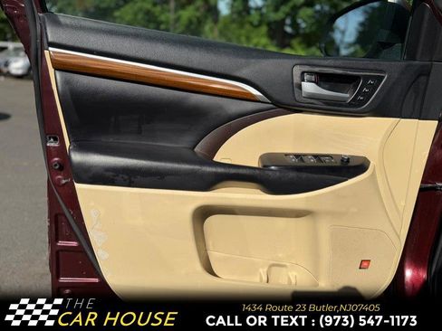 Used 2019 Toyota Highlander Limited Platinum FWD image 14