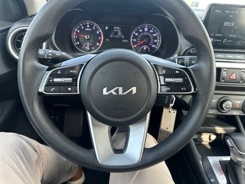 Used 2023 Kia Forte LXS FWD image 5