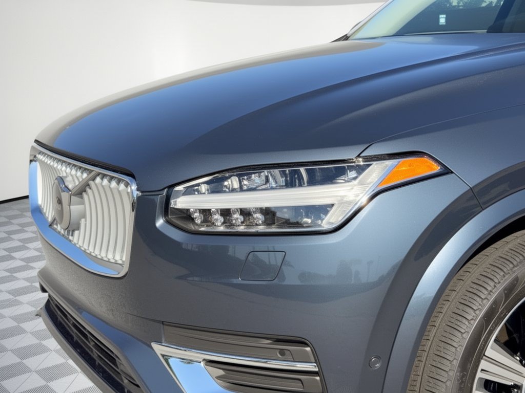 Certified 2025 Volvo XC90 T8 Ultra w/ Protection Package Premier AWD/4WD image 12