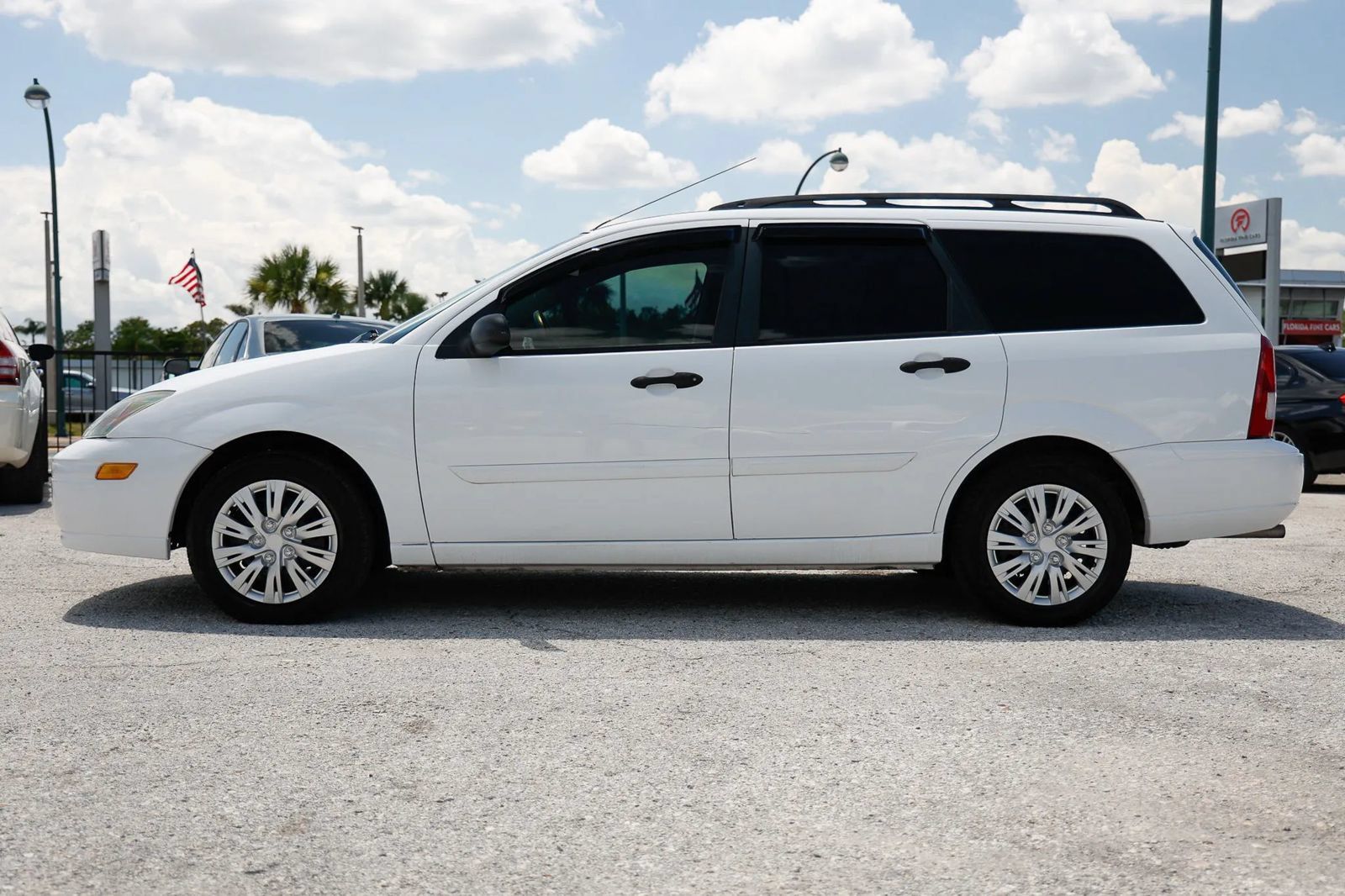 Used 2004 Ford Focus SE FWD image 3