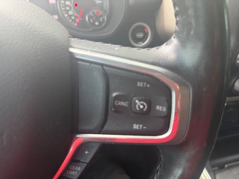 Used 2022 RAM 1500 Laramie AWD/4WD image 23