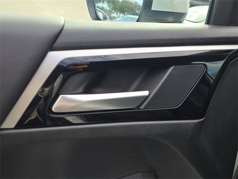 Used 2025 Mitsubishi Outlander SE image 22