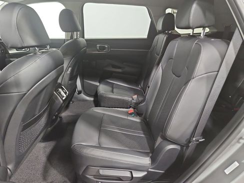 Used 2023 Kia Sorento EX image 25