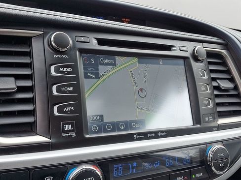 Used 2017 Toyota Highlander Limited AWD/4WD image 19