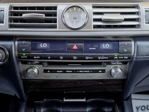 Used 2014 Lexus LS 460 w/ Comfort Package RWD image 31