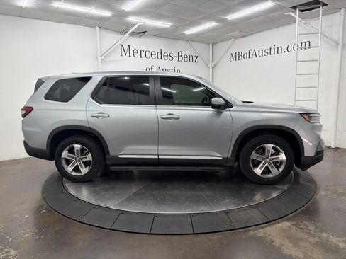 Used 2024 Honda Pilot EX-L image 8