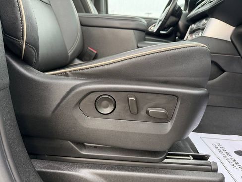 Used 2023 GMC Yukon SLT AWD/4WD image 31