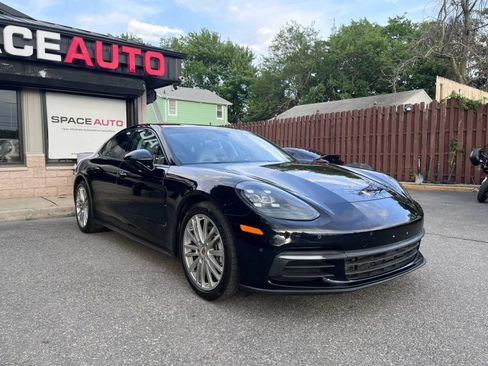 Used 2017 Porsche Panamera w/ Premium Package RWD image 9