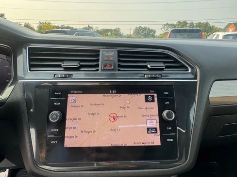 Used 2019 Volkswagen Tiguan SEL Premium R-Line image 12