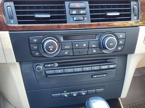 Used 2012 BMW 328i xDrive Coupe AWD/4WD image 20