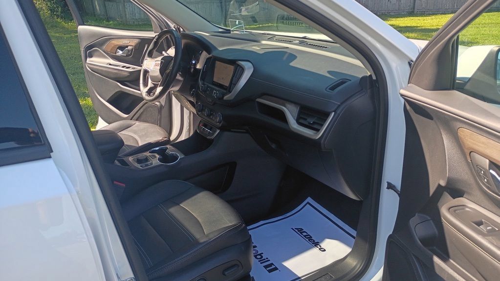 Used 2023 GMC Terrain Denali w/ Denali Premium Package AWD/4WD image 15