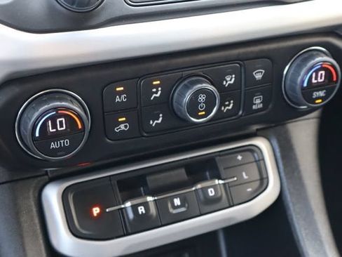 Used 2023 GMC Acadia SLT w/ Technology Package AWD/4WD image 28