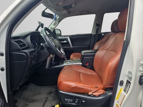 Used 2018 Toyota 4Runner SR5 RWD image 9