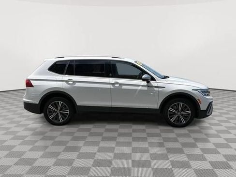 Used 2024 Volkswagen Tiguan Wolfsburg Edition AWD/4WD image 2