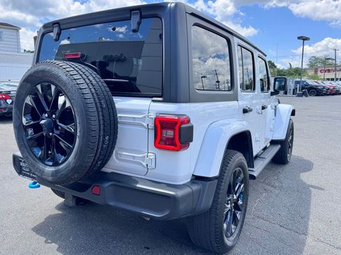 Used 2023 Jeep Wrangler Unlimited Sahara AWD/4WD image 7
