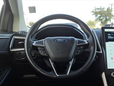 Used 2024 Ford Edge SEL w/ Sport Appearance Package image 19