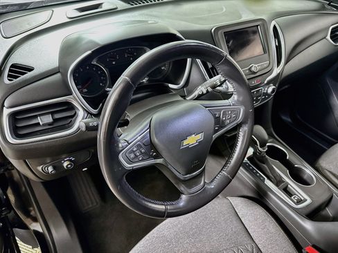 Used 2022 Chevrolet Equinox LT w/ Driver Convenience Package AWD/4WD image 12