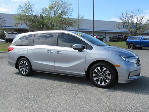 Used 2024 Honda Odyssey EX-L image 2