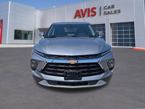 Used 2025 Chevrolet Blazer LT image 2