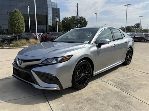 Used 2024 Toyota Camry XSE image 3