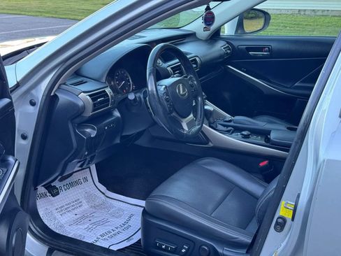 Used 2014 Lexus IS 250 AWD w/ Navigation Package image 11