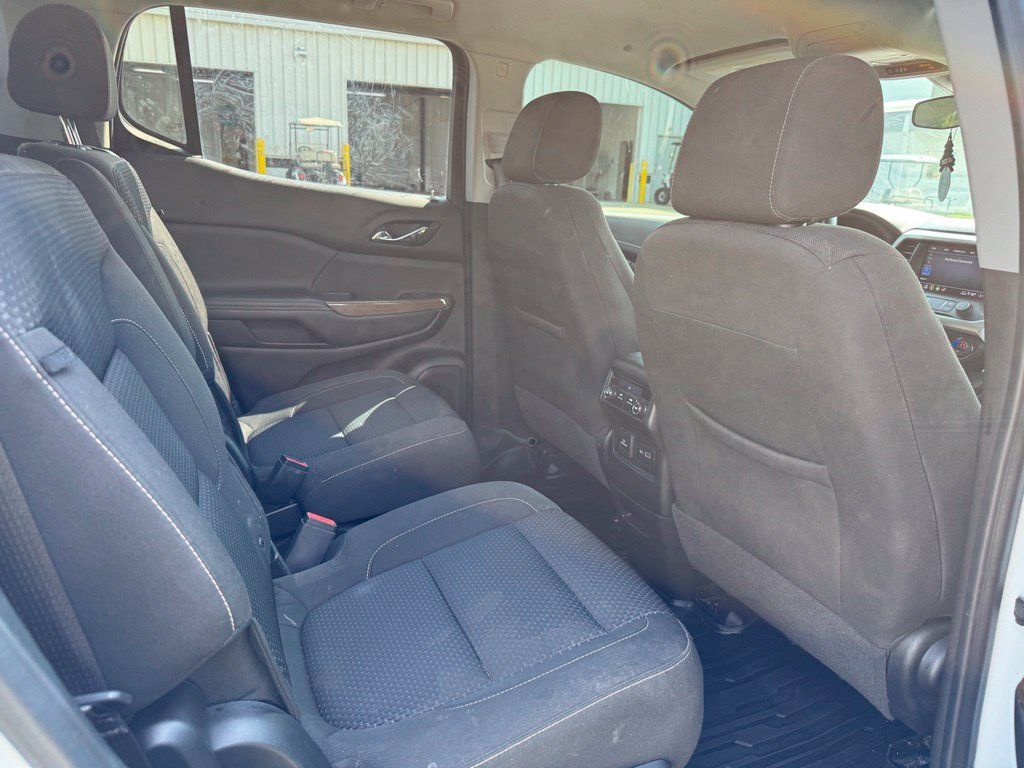Used 2022 GMC Acadia SLE w/ Driver Convenience Package FWD image 12