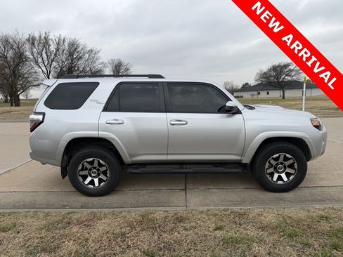 Used 2021 Toyota 4Runner TRD Off-Road image 2