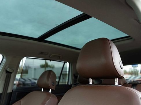 Used 2021 Volkswagen Atlas SE image 13