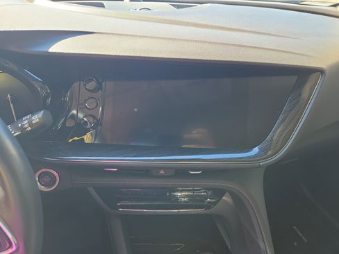 Used 2023 Buick Envision Essence image 10