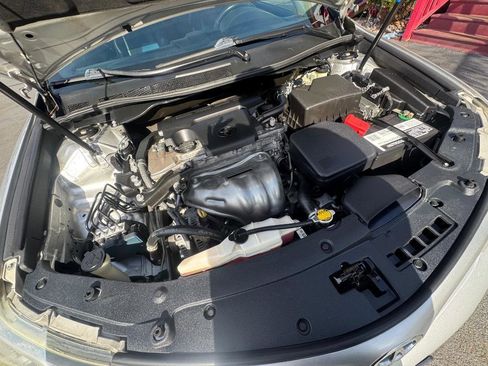 Used 2014 Toyota Camry SE w/ Moonroof Package image 29