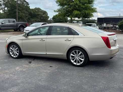 Used 2014 Cadillac XTS Luxury w/ Driver Awareness Package FWD image 5