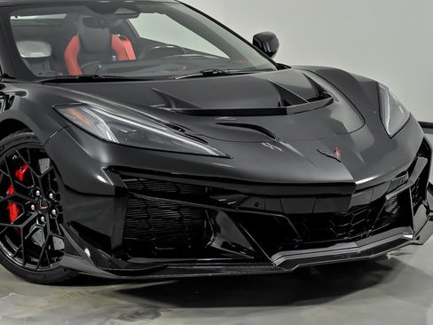 Used 2026 Chevrolet Corvette ZR1 w/ ZR1 Carbon Fiber Aero Package RWD image 3