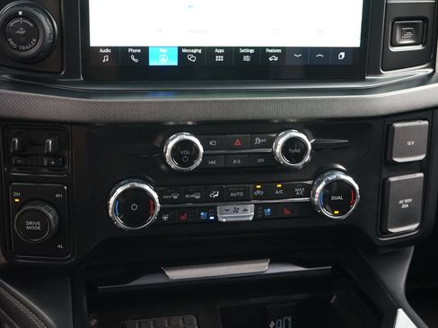Used 2025 Ford F350 Platinum AWD/4WD image 11