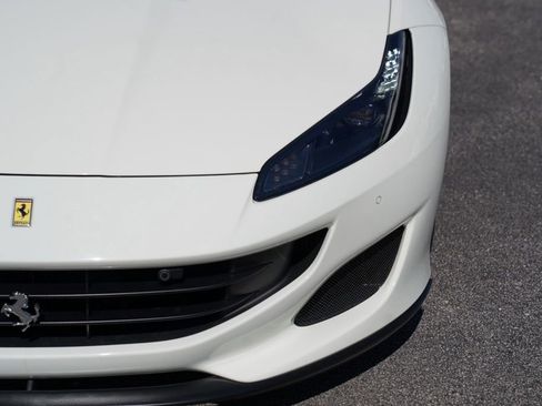 Used 2019 Ferrari Portofino RWD image 28