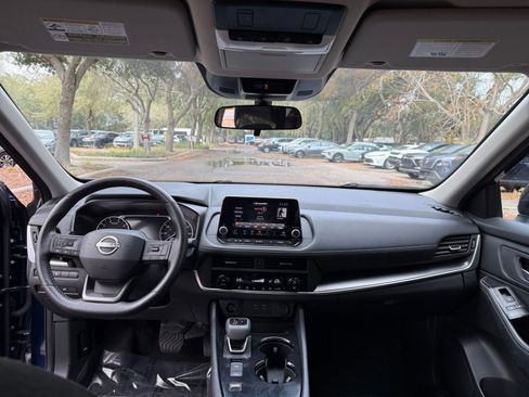 Used 2025 Nissan Rogue SV image 29