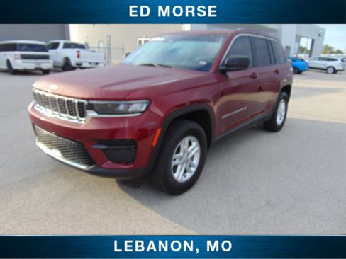 Used 2024 Jeep Grand Cherokee Laredo image 1