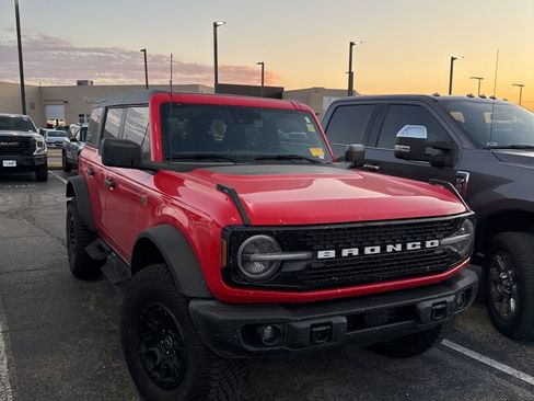 Used 2023 Ford Bronco Wildtrak image 2